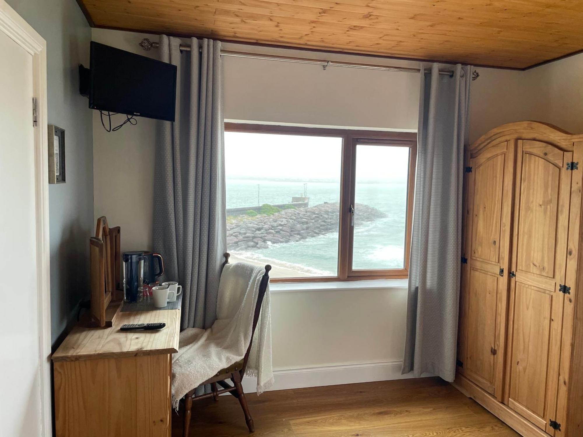 The Coastguard House @ Tigh T.P. Bed & Breakfast Ballydavid Екстериор снимка