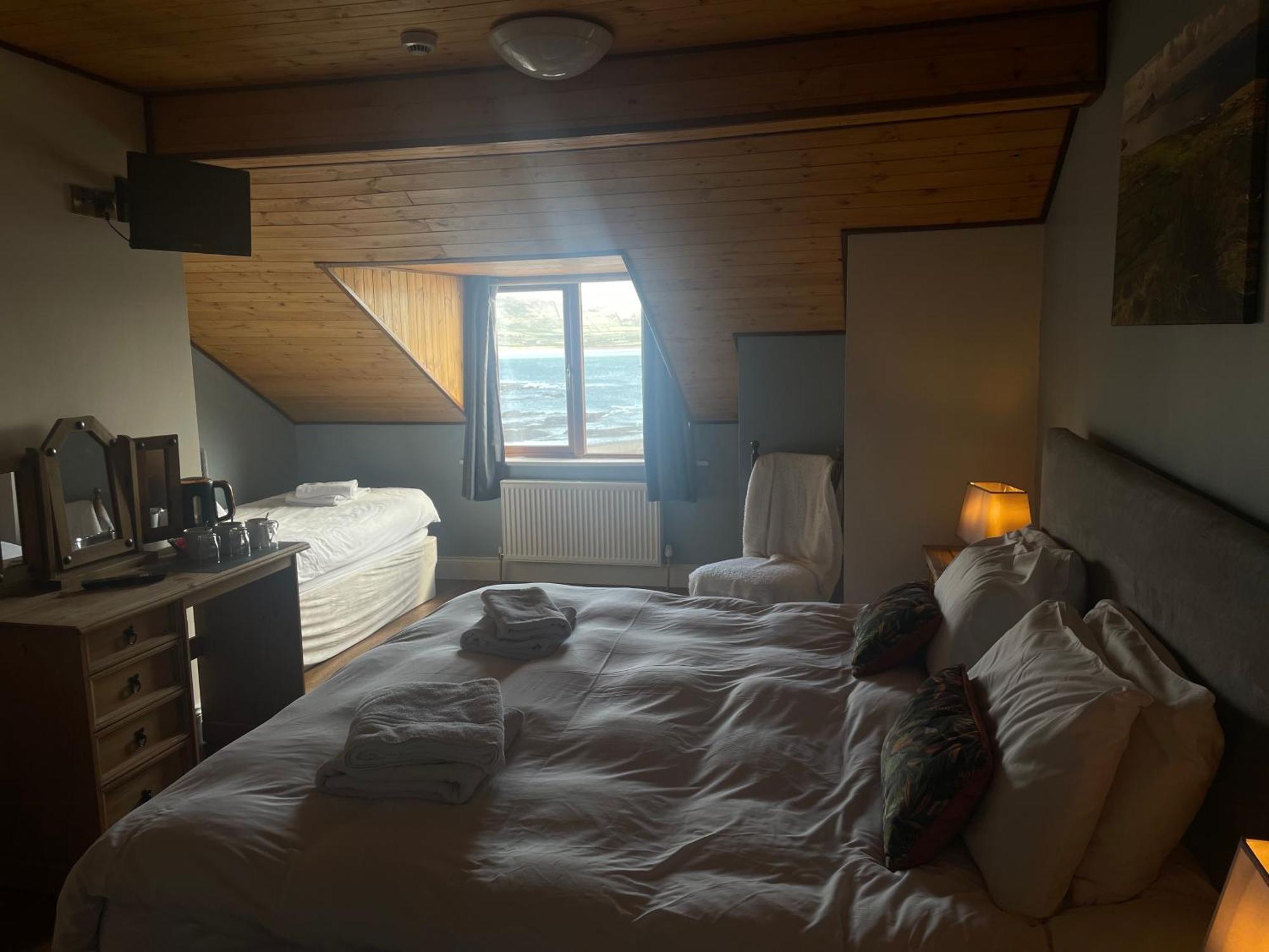 The Coastguard House @ Tigh T.P. Bed & Breakfast Ballydavid Екстериор снимка